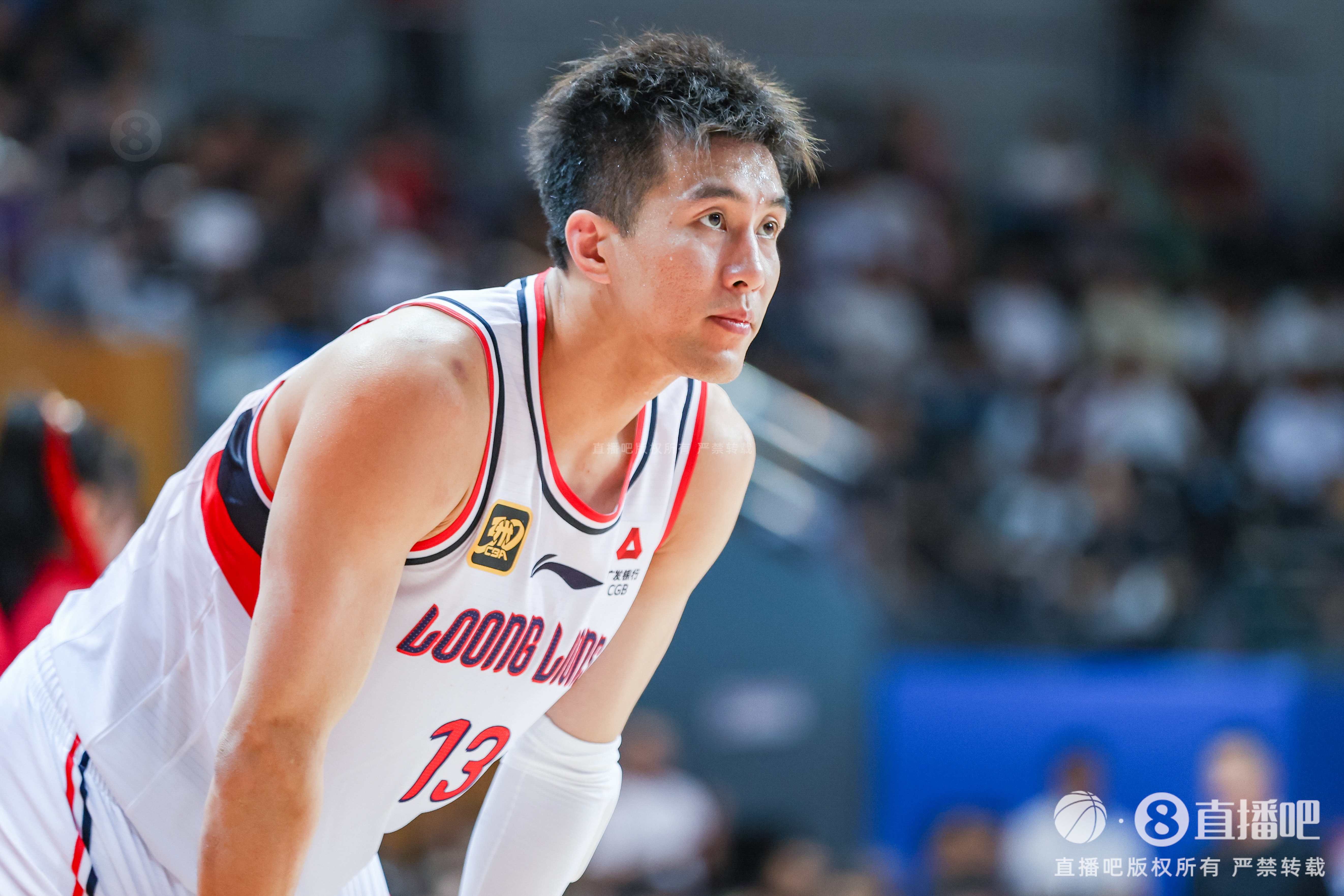 表现不多！郭艾伦半场罚球4中4拿到4分1板2助 2失误